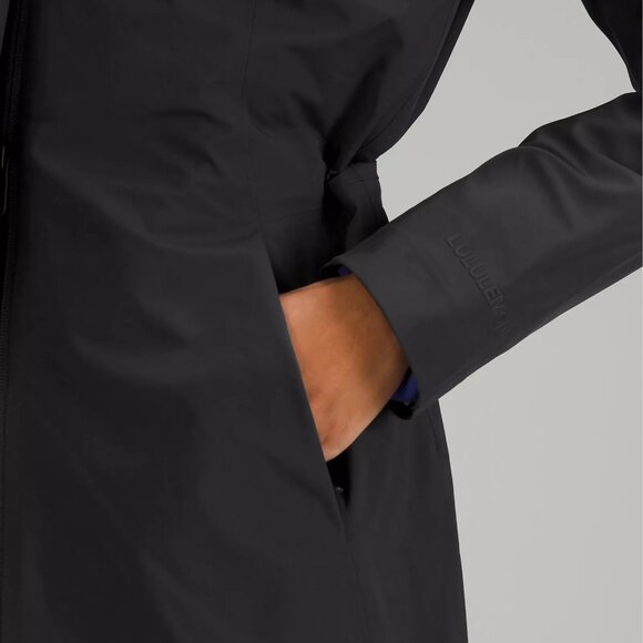 Lululemon Rain Rebel Insulated Jacket - Nwt - Size 4 - Picture 11 of 13